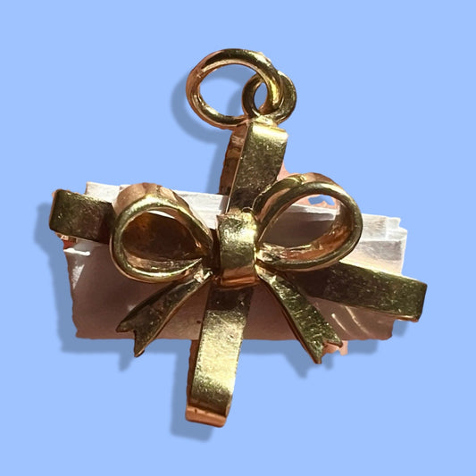 Vintage 14k Bow/Present Charm